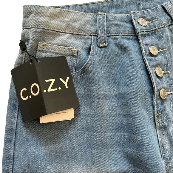C.O.Z.Y. Jeans Light Wash Button Fly High Rise Straight Leg Jeans Size 6 NEW - Picture 4 of 12
